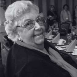 Asta Abrahamsen (Kvadrat) 1080 Foto Fredriksstad Blad